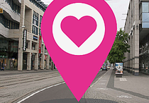 Breiter Weg mit einem symbolischen Herz. Breiter Weg mit einem symbolischen Herz.