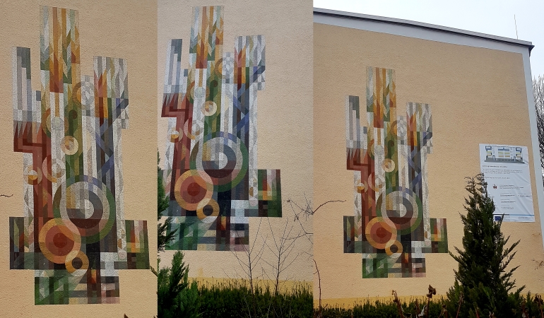 Fröhner-Wandbild an der Seitenwand der Ernst-Wille-Schule. Fröhner-Wandbild an der Seitenwand der Ernst-Wille-Schule.