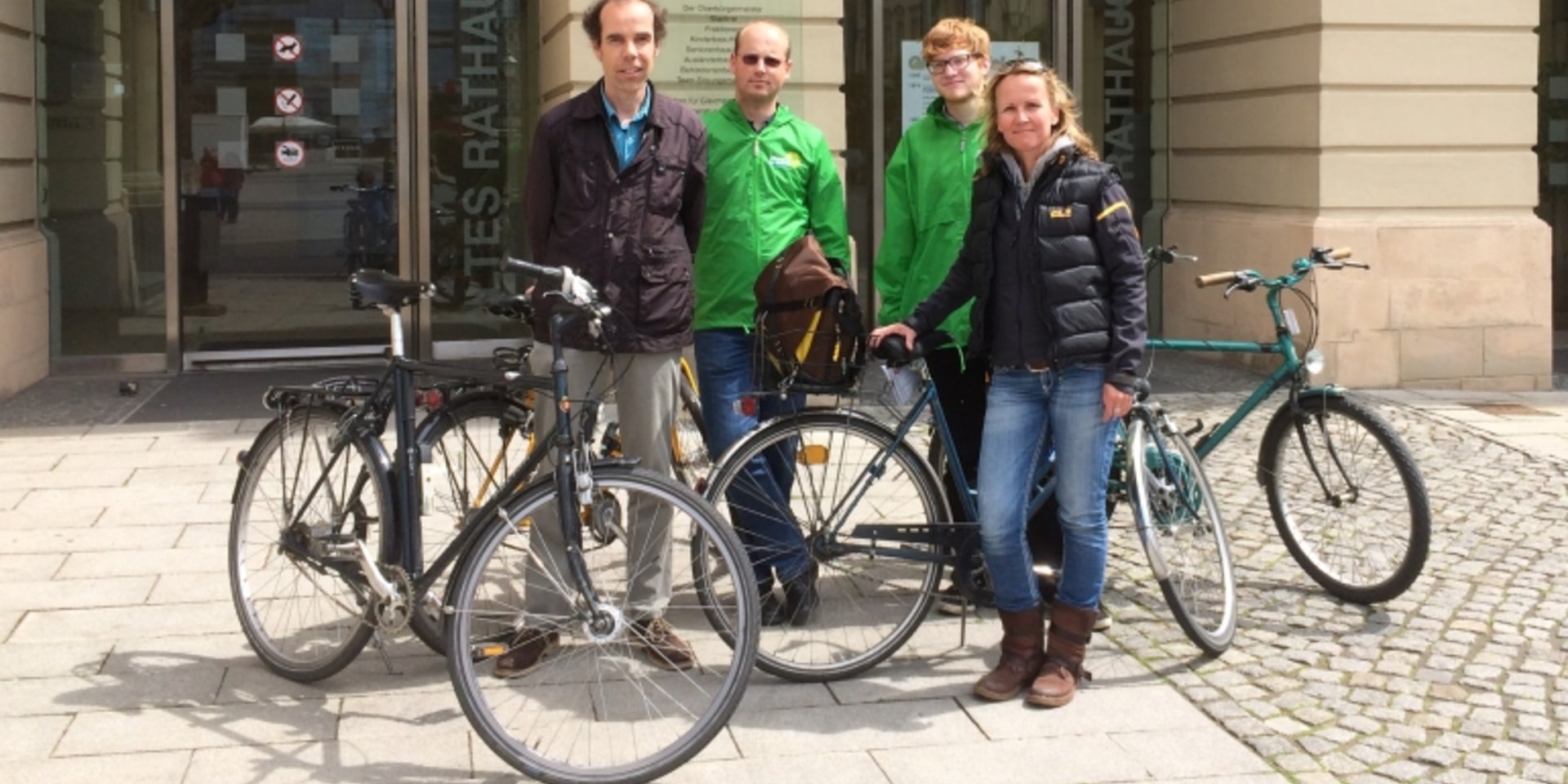 Das Team der grünen Radtour zur Hochwasserabwehr: Gregor Zündorf, Andreas Bock, Timo Gedlich und Steffi Lemke.