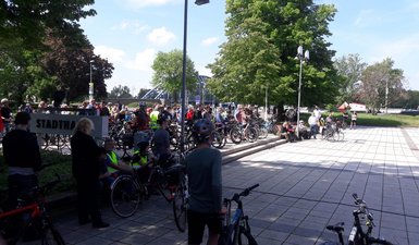 Startpunkt Fahrradaktionstag an der Stadthalle.