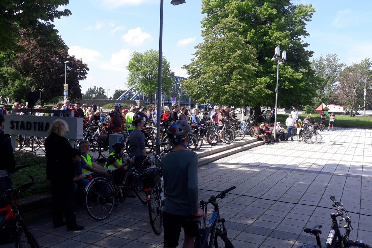 Startpunkt Fahrradaktionstag an der Stadthalle.