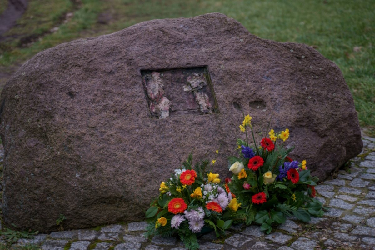 Gedenkstein zur Erinnerung an Frank Böttcher
