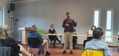 Urs Liebau redet vor den Mitglieder des Kreisverbands Magdeburg von BÜNDNIS 90/DIE GRÜNEN M