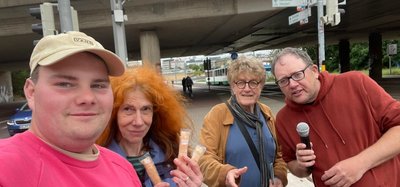 Unsere Kandidatinnen und Kandidaten machen ein Selfie.
