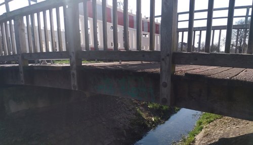 Schild gesperrte Dehmbergbrücke an der Schrote Seitenansicht