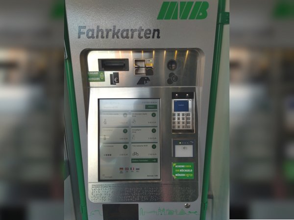 MVB-Fahrkartenautomat im Fahrzeug