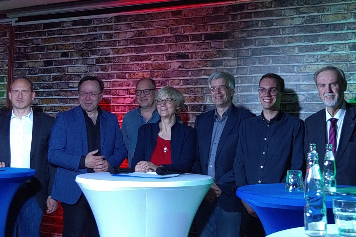 Kandidierende Abschlussfoto (Ausschnitt)