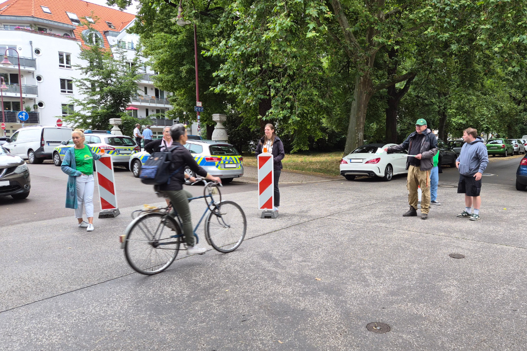 Aktion Fahrradstrasse Kreuzung mit modalen Filtern